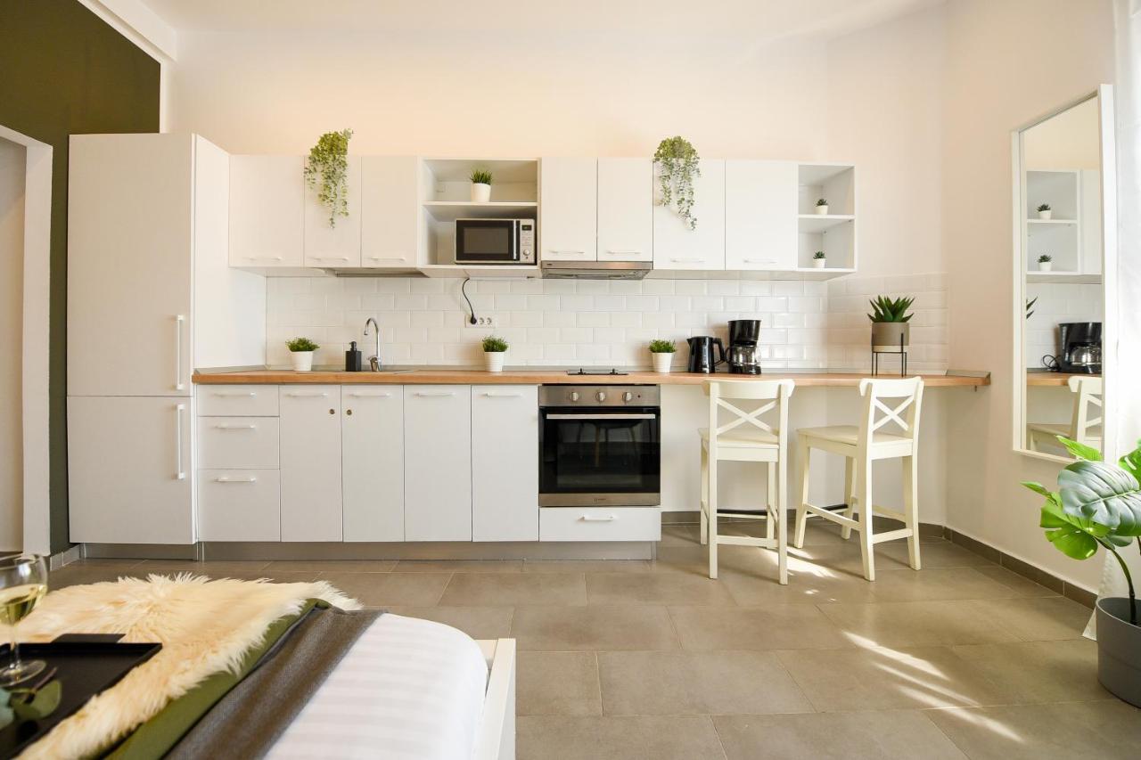 Classy Comfort - Chic Studio On Regina Elisabeta Boekarest Buitenkant foto
