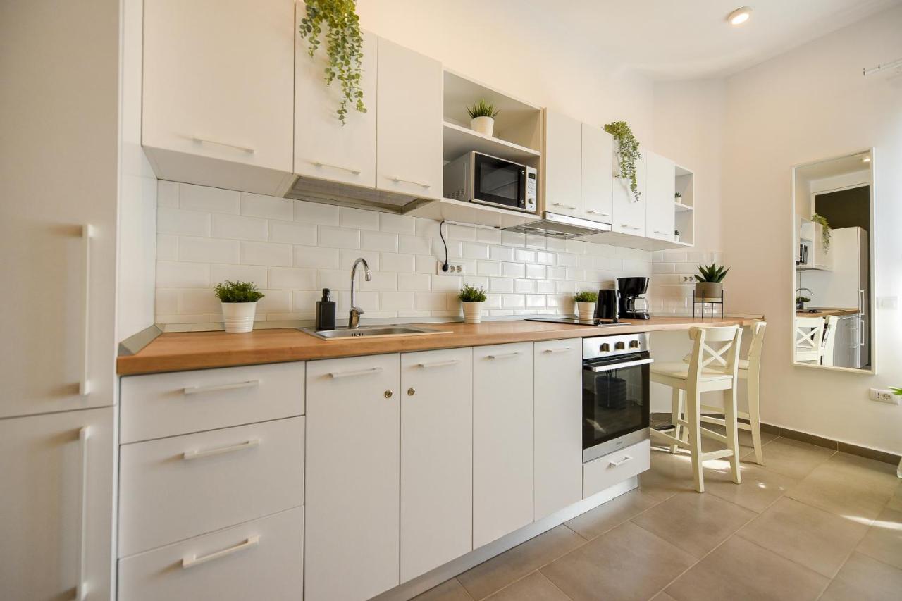 Classy Comfort - Chic Studio On Regina Elisabeta Boekarest Buitenkant foto