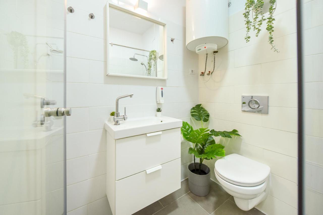 Classy Comfort - Chic Studio On Regina Elisabeta Boekarest Buitenkant foto