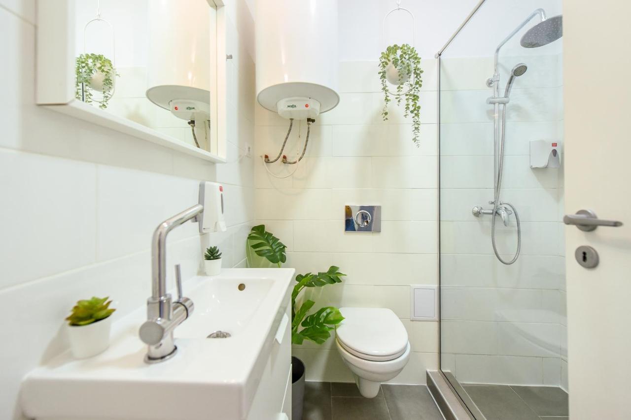 Classy Comfort - Chic Studio On Regina Elisabeta Boekarest Buitenkant foto